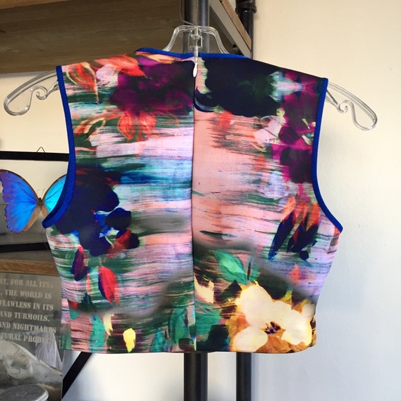 NWT Clover Canyon Floral Crop Top - Picture 2 of 4